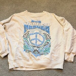 American Eagle Outfitters Cream Sweatshirt with Blue Graphic